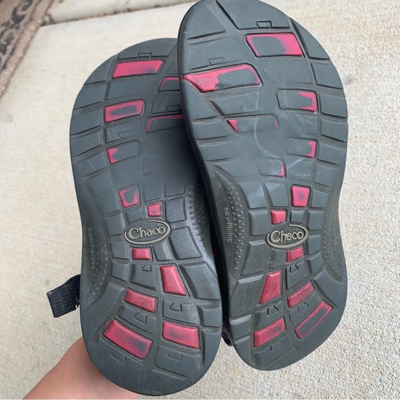 Chaco Girl’s Size 3 Sandals Black with Pink Straps - Picture 6 of 7